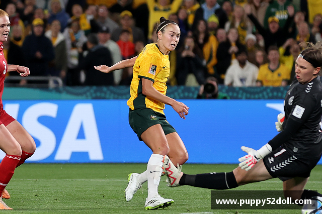 澳大利亚女足历史纪录？(中国女足历史最顶级的球员是谁？)
